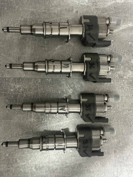 BMW 116i 2009 benzin injektor szett (4 db, m�k�d�)