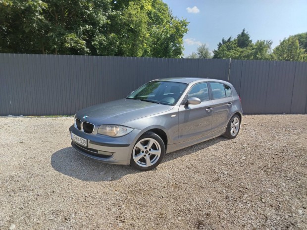 BMW 116i Advantage Alufelni. Digit. klíma. Mult...