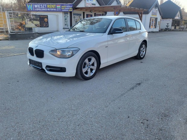 BMW 116i Gyári Állapot.Végig Szervizelve.Garant...