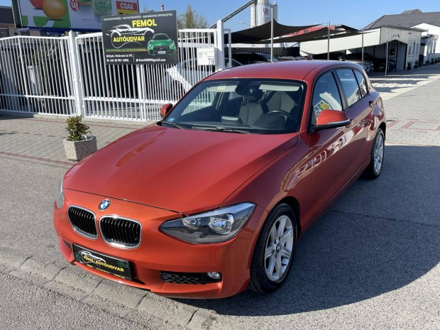 BMW 116i Moi.! Végig Sz.könyv! Megkímélt!