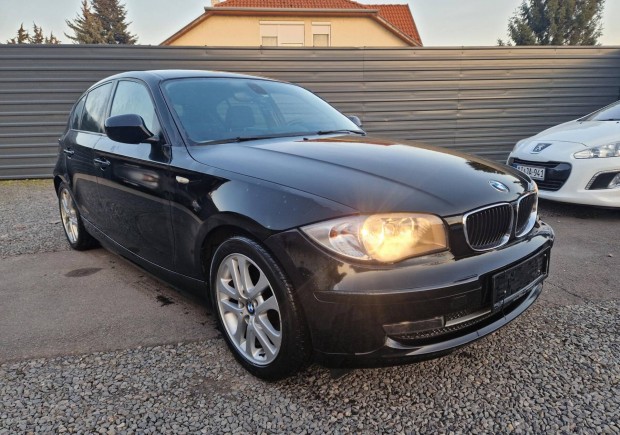 BMW 116i Vonóhorog - digit klíma- multikormány!