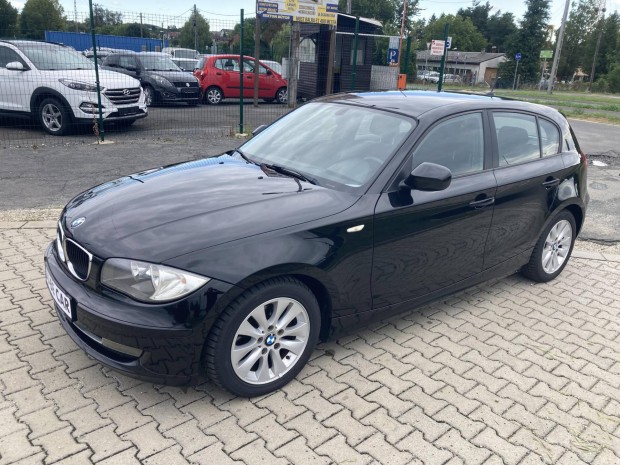 BMW 116i ülésfűtés. tolatóradar. start-stop