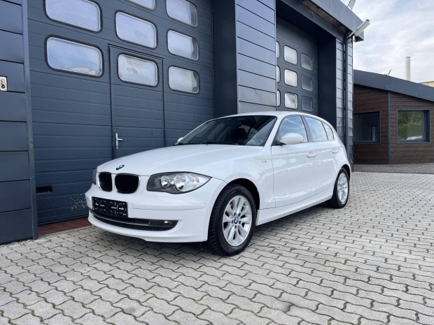 BMW 118d Szervizkönyv / Olasz Import / Multikor...