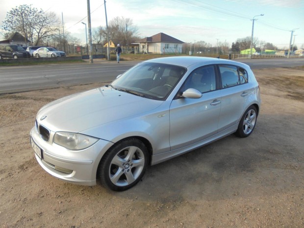 BMW 118i Szervizknyves