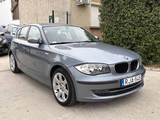 BMW 118i / Ritka szp / Szervizknyv / Friss ol...