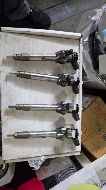 BMW 120, BMW 220, BMW 320, BMW 520 Bmw porlasztók 0445110743