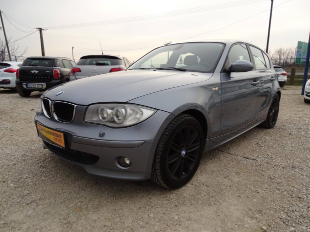 BMW 120i Szervizk�nyv! Csere-Besz�m�t�s!