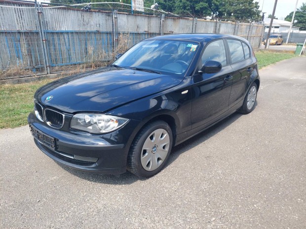 BMW 120i.......