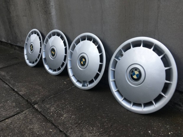 BMW 15" dsztrcsa kivl llapotban
