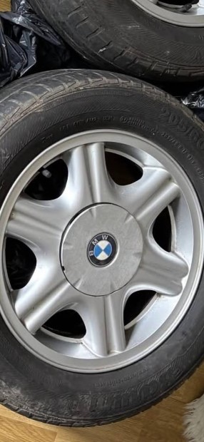 BMW 15 alufelni ny�rival, felnik sz�p �llapotban vannak