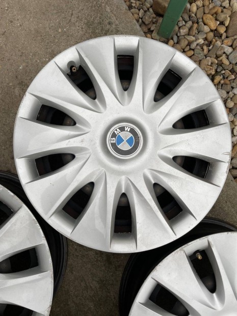 BMW 16" lemezfelni szett 5x120 osztra ajndk dsztrcskkal