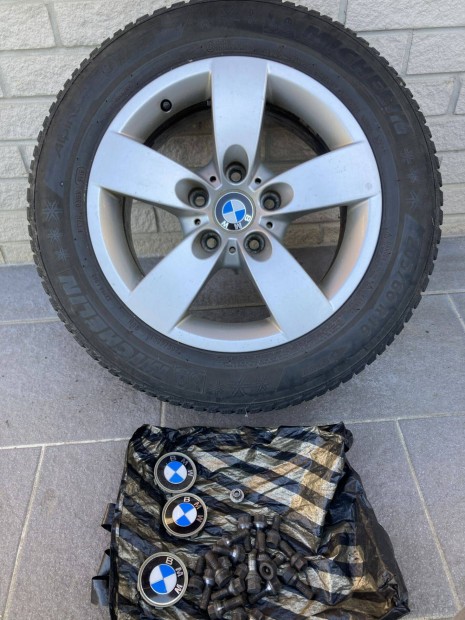 BMW 16-os alu felni garnitra, tli gumikkal, csavarokkal
