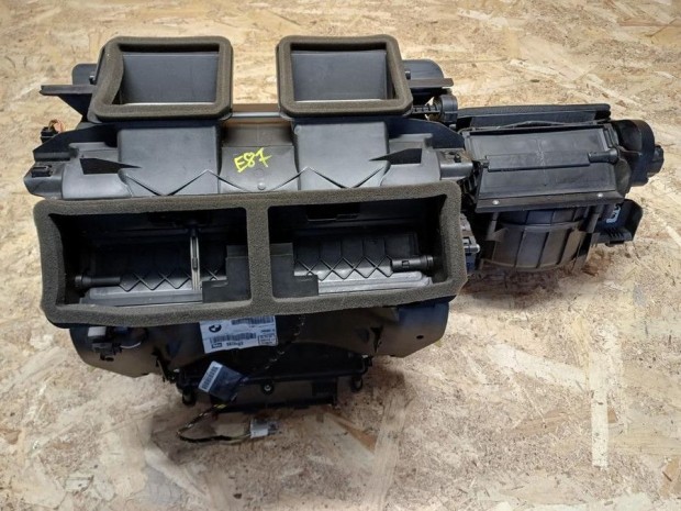 BMW 1 E81 E82 E87 (2005-2011) F�t�s Box