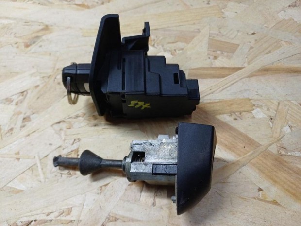 BMW 1 E81 E82 E87 (2005-2011) Gy�jt�skapcsol� Bal Els� Ajt�z�r Bet�tt