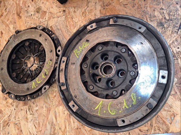 BMW 1 E81 E82  E87 (2005-2011) 1.6 Benzines Kett�st�meg� Lendker�k