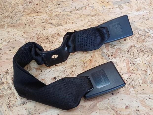 BMW 1 E81 E82  E87 (2005-2011) Hátsó Középső Biztonsági Öv Csat