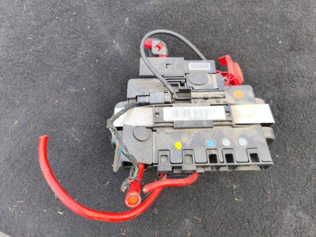 BMW 1 E87 3 E90 E91 akkumultor saru + elektronika eloszt