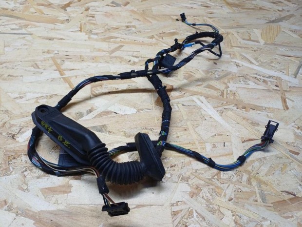 BMW 1 E87 (2005-2011) Bal Els� Ajt� K�belk�teg