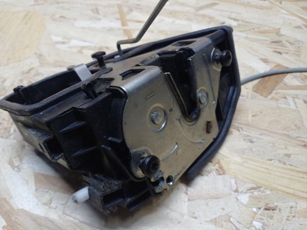 BMW 1 E87 (2005-2011) Jobb H�ts� Ajt� K�zpontiz�r