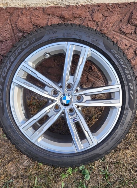 BMW 1 F40 2 F44 17" alufelnik tligumikkal, Styling 550M