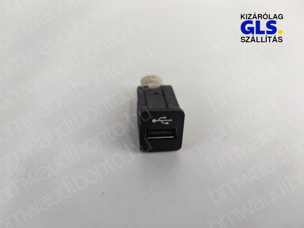 BMW 1 (E81) USB aljzat csatlakozó (9167196, 61319167196, 84109237656)