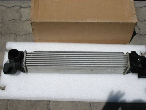 BMW 1-es 2-es 3-as Séria Gyári Intercooler hűtő 761759J 2014-től