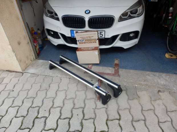 BMW 1-es, 3-as tetcsomagtart kereszttart