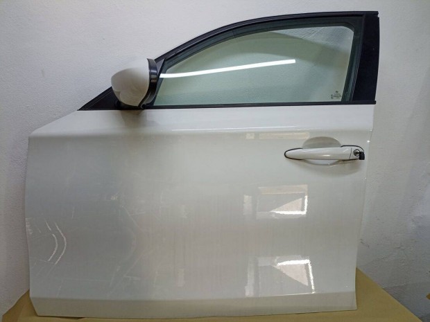 BMW 1-es ajt�