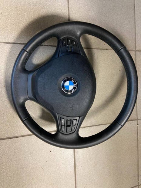 BMW 1 multikormny lgzskkal