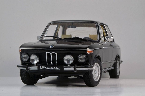 BMW 2002 Tii - Autoart 1:18 autodell Ritka modell 1/18 autmodell