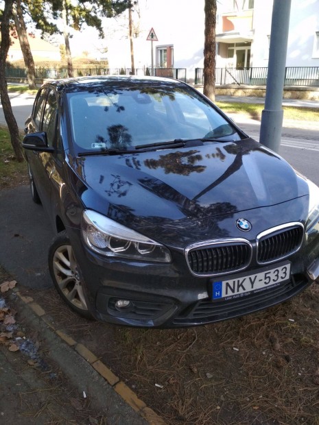 BMW 218D Active Tourer automata (1,5 é. forg. + vonóh, tetőablak, )l