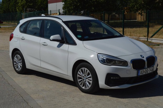 BMW 218d (Automata) Nagyon szép állapot/Végig B...