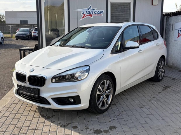 BMW 2-Es Sorozat 218i Panorma / Navi / LED / ...