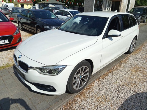 BMW 318d Advantage (Automata) BMW-nél szervizel...