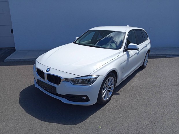 BMW 318d Advantage (Automata) BMW-nél szervizel...