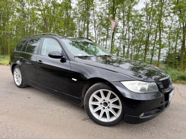 BMW 318d Touring Navigáció+Félbőr