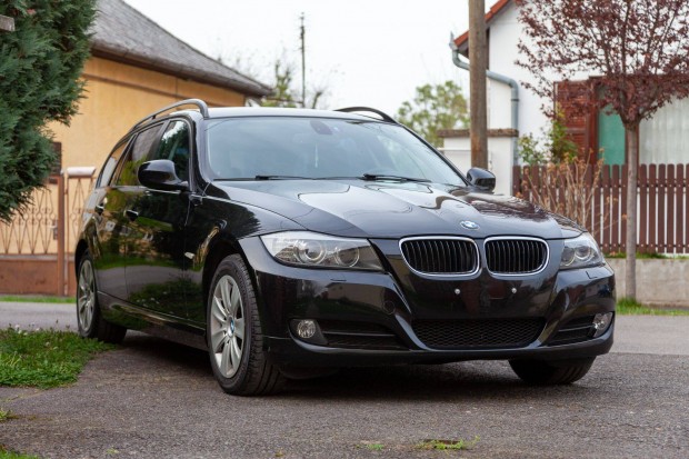 BMW 318i Benzin Xenon Kilincsvilgts Tempomat lsfts Parkradar