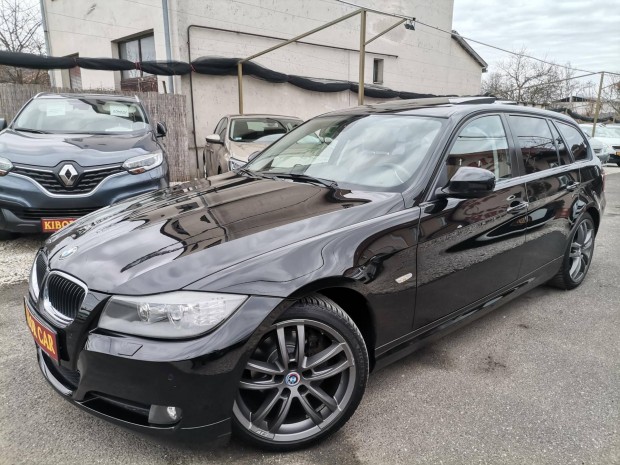 BMW 318i Touring Digit Klma! Sznes Navi! Pano...