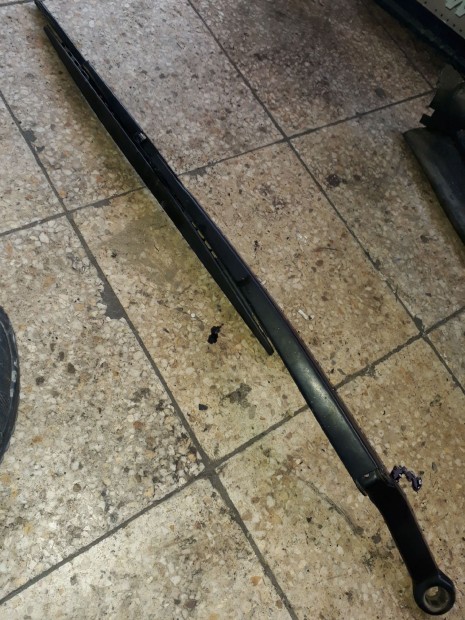 BMW 320D E46 Bal Első Ablaktörlő Kar