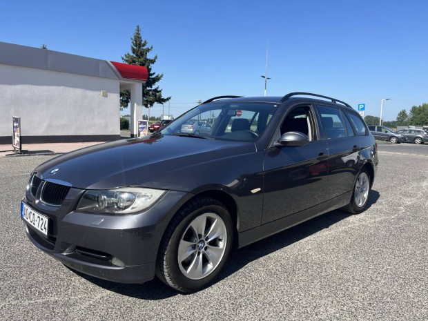 BMW 320d Touring 1 tulaj.panorámatető.digit klíma
