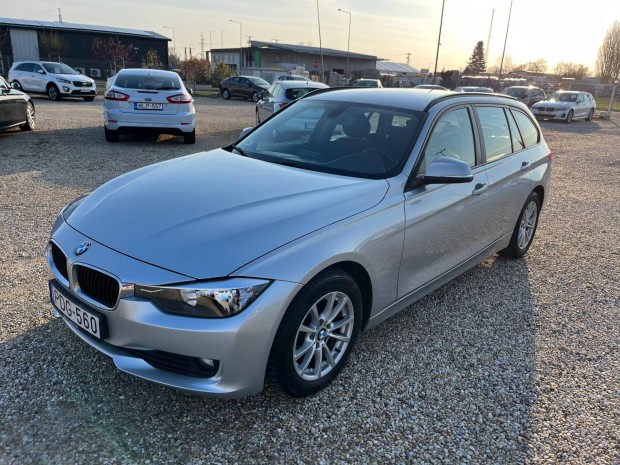BMW 320d Touring Digitkl�ma.Navi.Tempomat.Tolat...