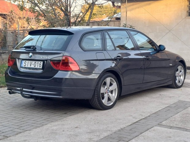 BMW 320d Touring (Automata) /DIG Klma!Vonhoro...