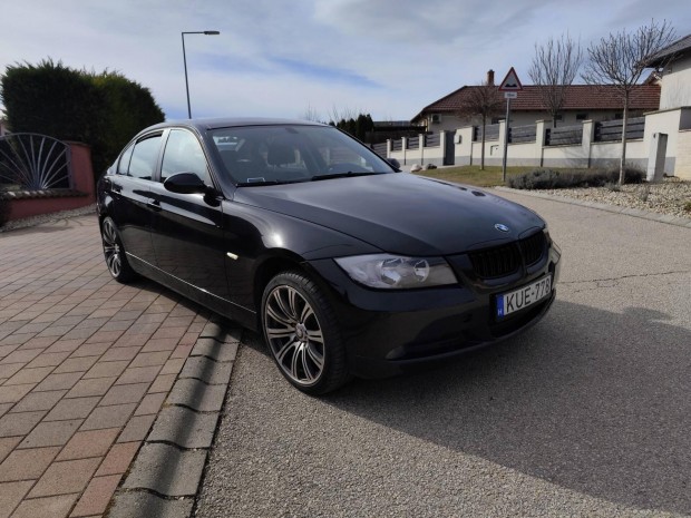 BMW 320d (Automata) Friss vizsga..korrekt �llap...