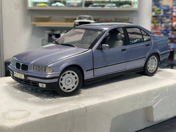 BMW 320i E36 1991 1:18 UT-Models !! Használt !!