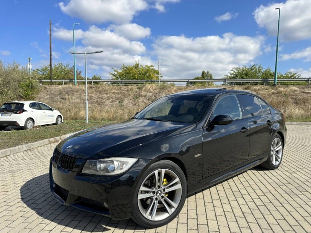 BMW 320i Gyári M Performance