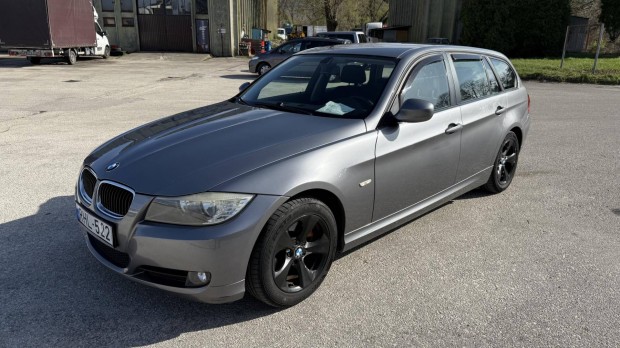 BMW 320i Touring Alkalmi Vétel. Kevés Km
