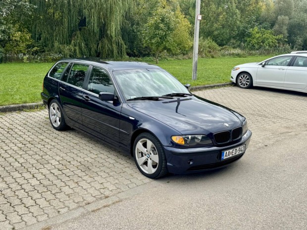 BMW 320i Touring Friss műszaki