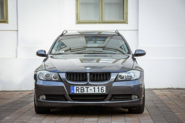 BMW 320i karbantartott
