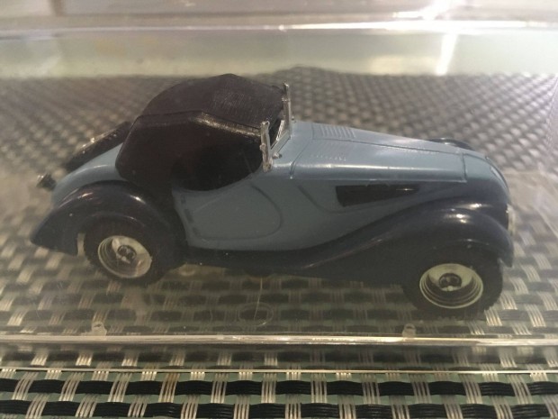 BMW 328 1:43 Fm kisaut modell