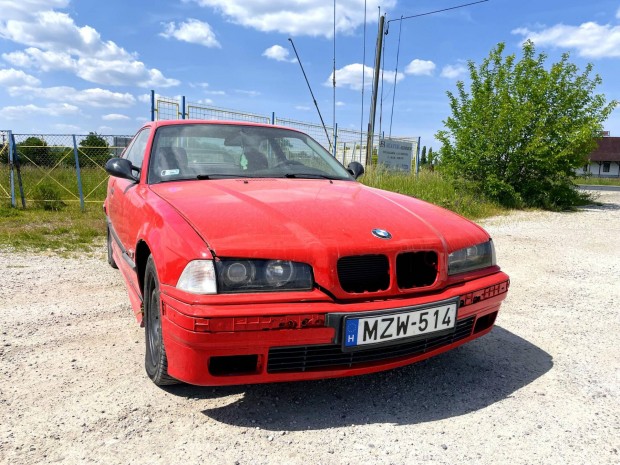 BMW 328i.......
